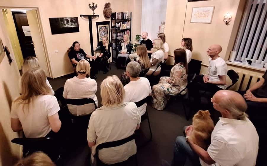 Cigun Meistars Sjui Mintans apciemo Kaducejs grupu